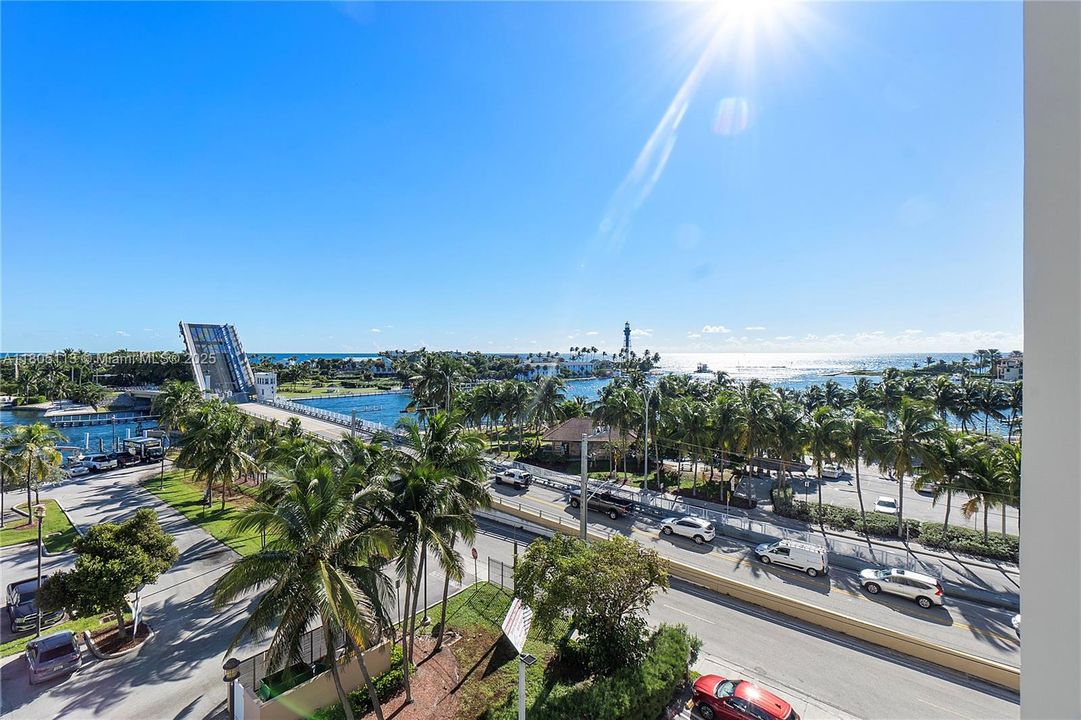 Recently Sold: $595,000 (2 beds, 2 baths, 1000 Square Feet)