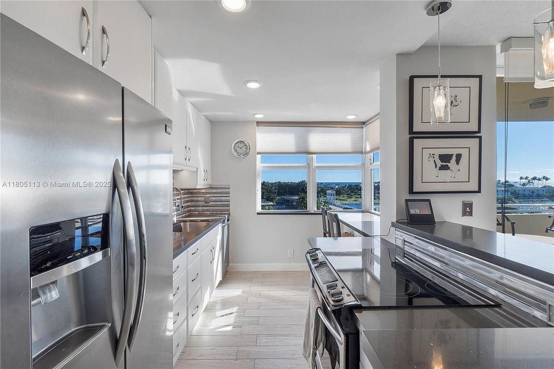 Recently Sold: $595,000 (2 beds, 2 baths, 1000 Square Feet)