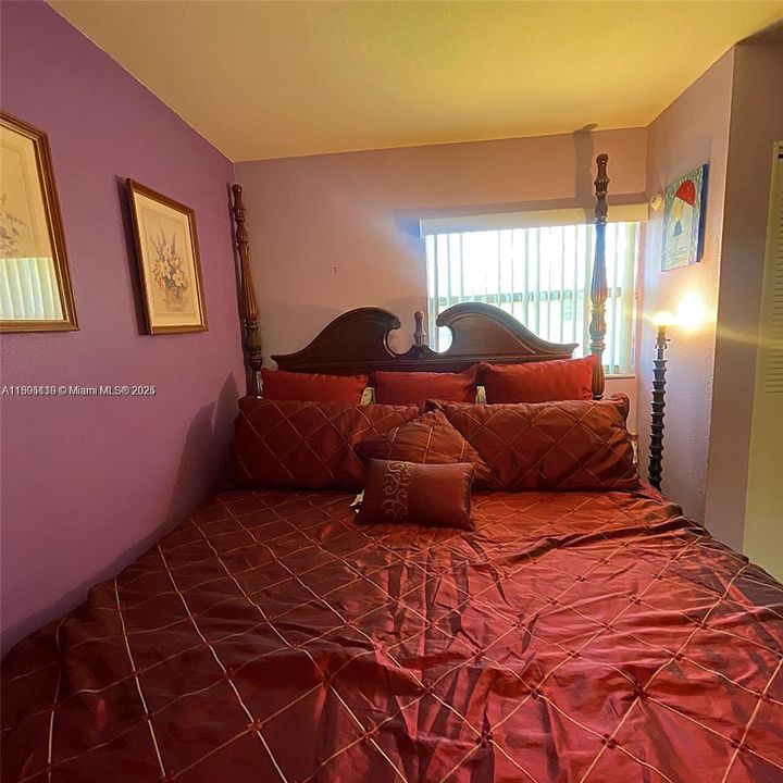 For Sale: $100,000 (1 beds, 1 baths, 720 Square Feet)