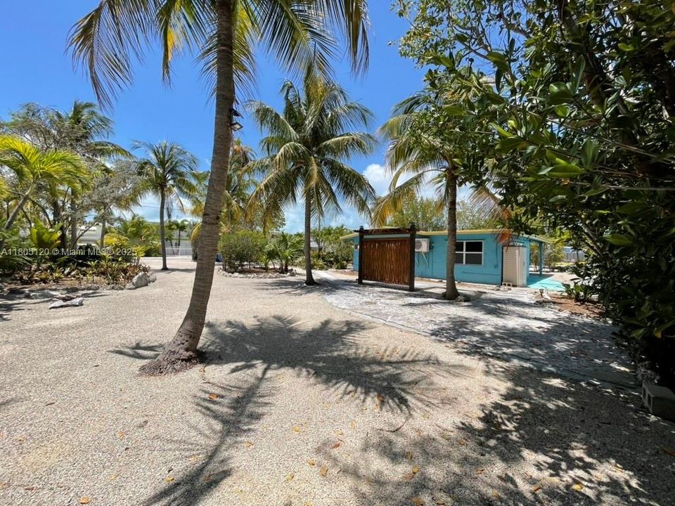 For Sale: $1,439,000 (0.29 acres)