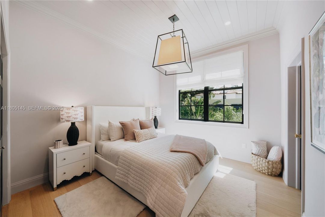 For Sale: $6,950,000 (6 beds, 5 baths, 4528 Square Feet)