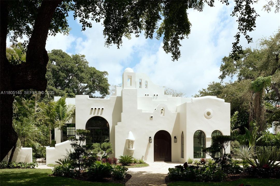 For Sale: $6,950,000 (6 beds, 5 baths, 4528 Square Feet)