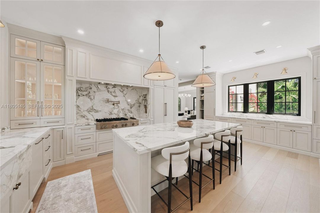 For Sale: $6,950,000 (6 beds, 5 baths, 4528 Square Feet)