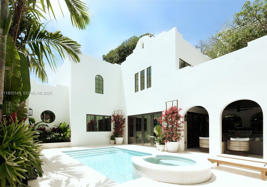 For Sale: $6,950,000 (6 beds, 5 baths, 4528 Square Feet)