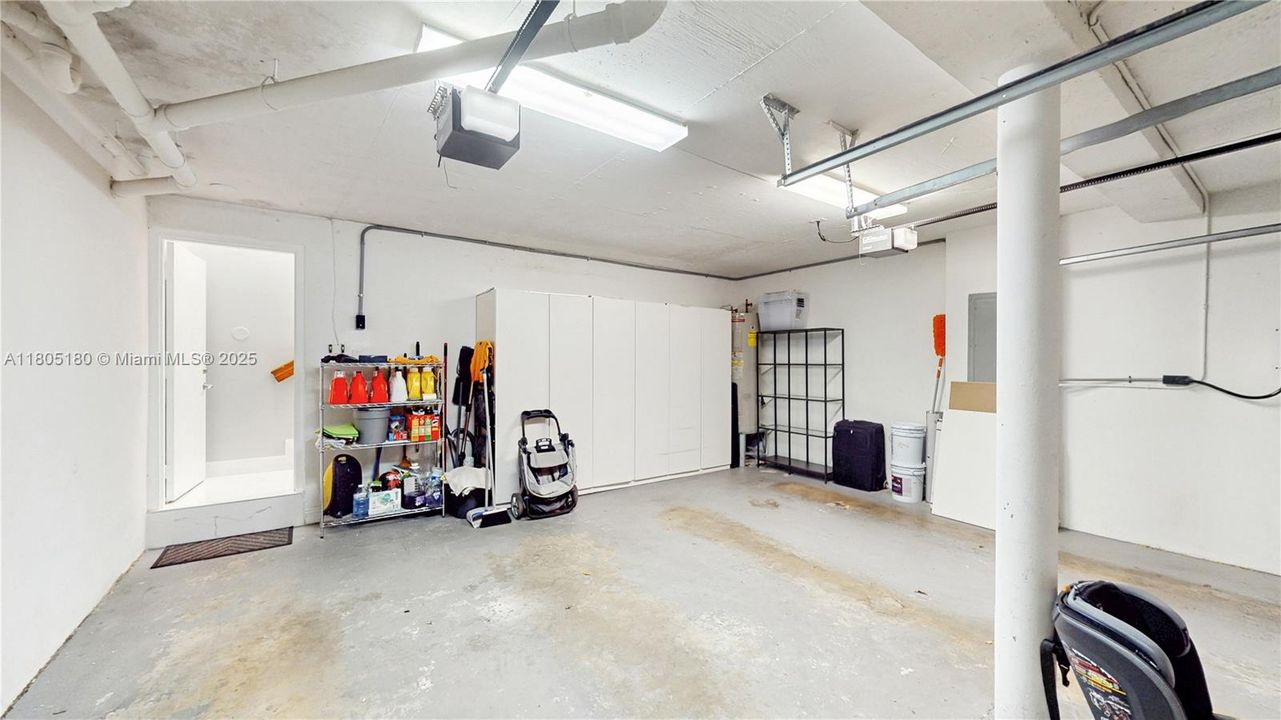 En Venta: $899,999 (3 camas, 3 baños, 2208 Pies cuadrados)