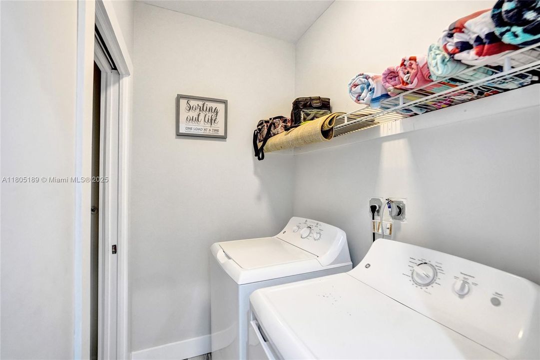 Recently Sold: $699,000 (3 beds, 2 baths, 1296 Square Feet)