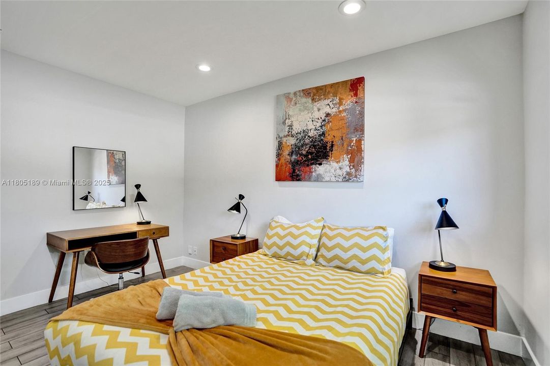 Recently Sold: $699,000 (3 beds, 2 baths, 1296 Square Feet)