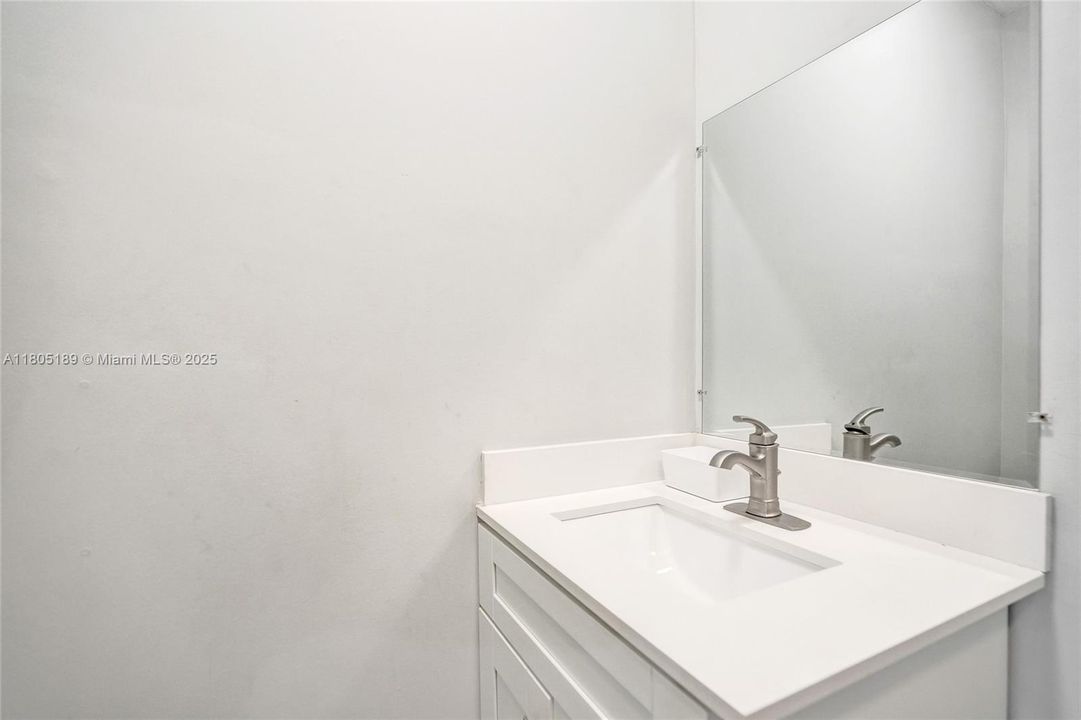 Recently Sold: $699,000 (3 beds, 2 baths, 1296 Square Feet)