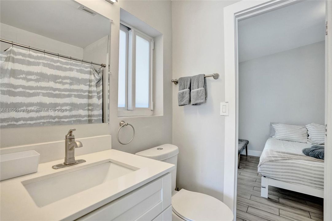 Recently Sold: $699,000 (3 beds, 2 baths, 1296 Square Feet)