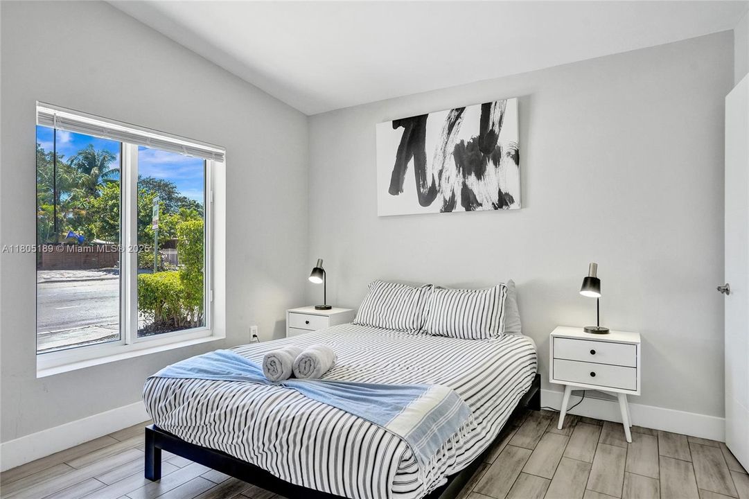 Recently Sold: $699,000 (3 beds, 2 baths, 1296 Square Feet)