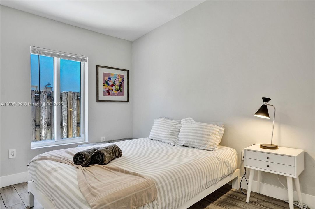 Recently Sold: $699,000 (3 beds, 2 baths, 1296 Square Feet)