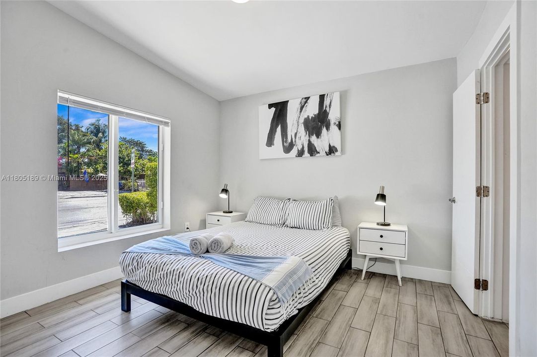 Recently Sold: $699,000 (3 beds, 2 baths, 1296 Square Feet)