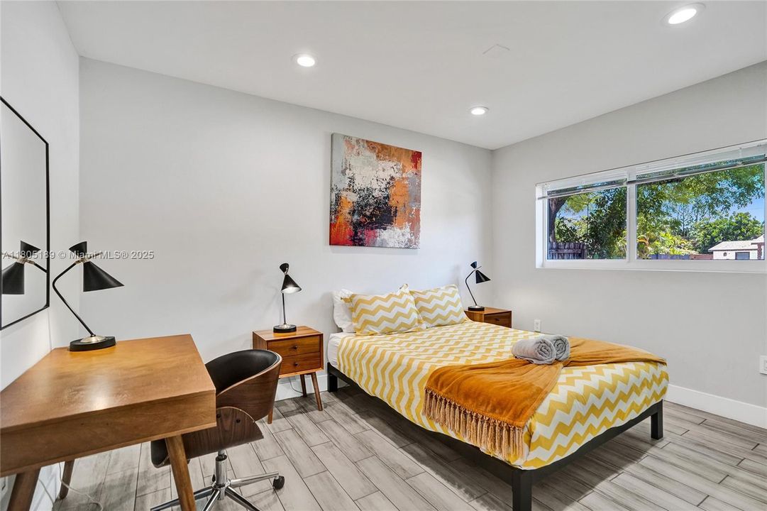 Recently Sold: $699,000 (3 beds, 2 baths, 1296 Square Feet)