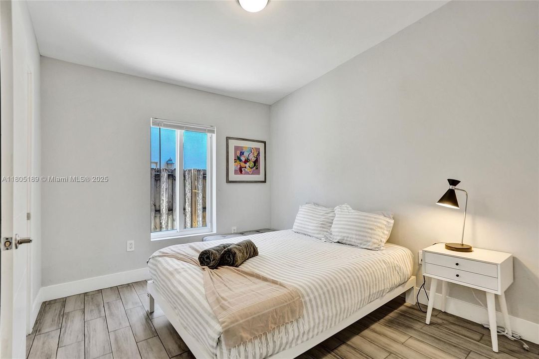 Recently Sold: $699,000 (3 beds, 2 baths, 1296 Square Feet)