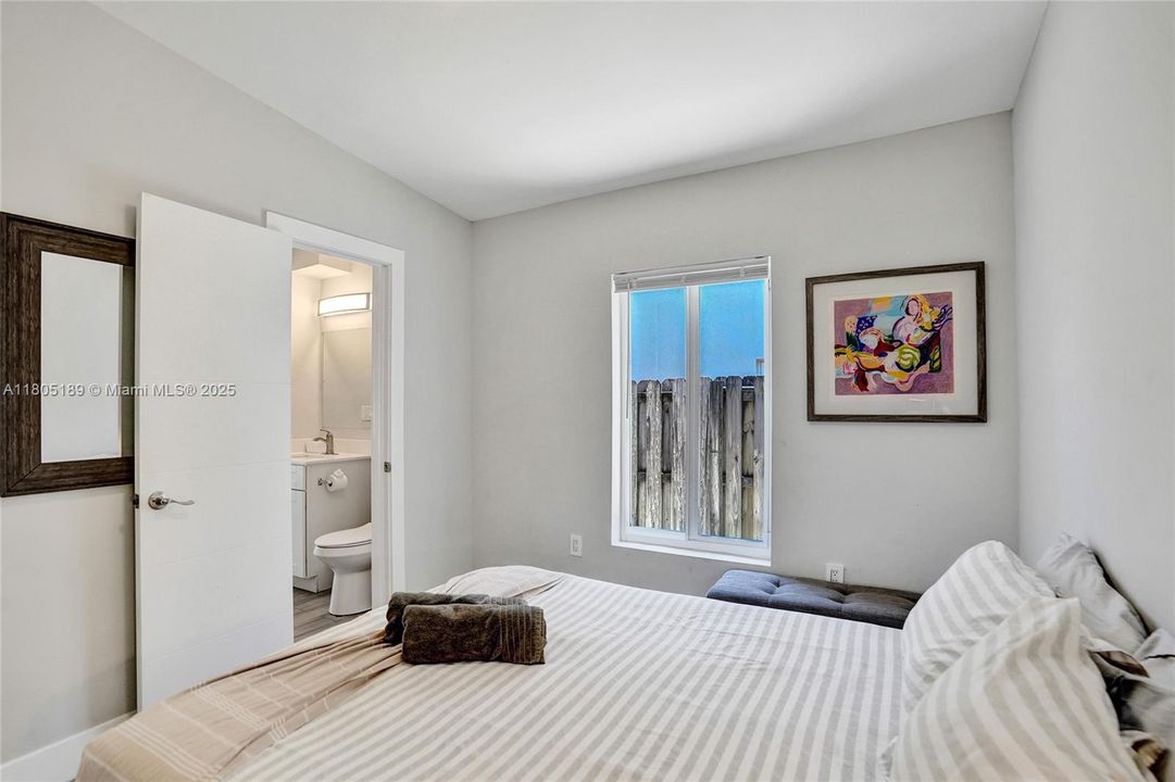 Recently Sold: $699,000 (3 beds, 2 baths, 1296 Square Feet)