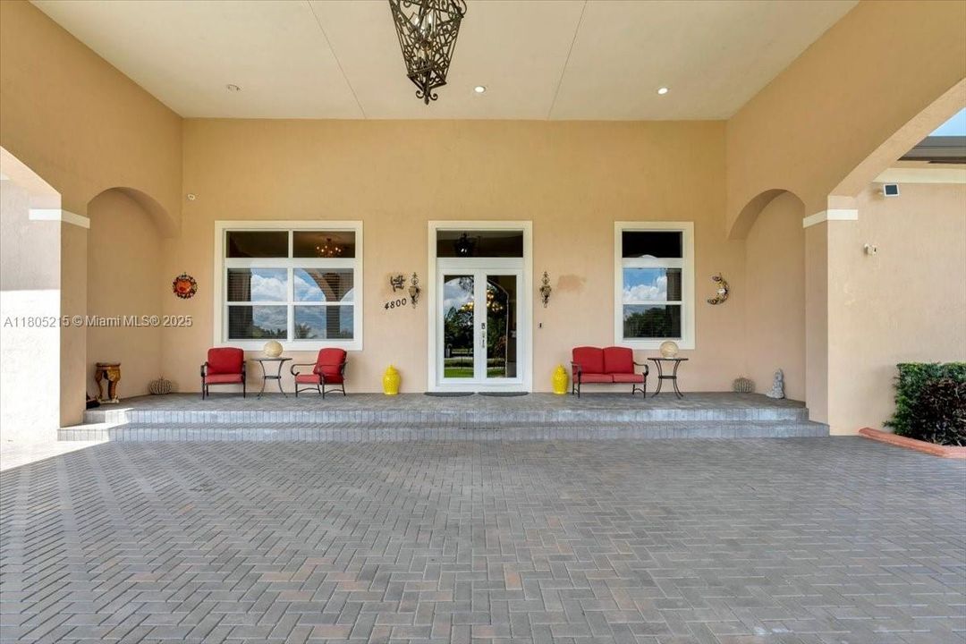 En Venta: $2,999,000 (7 camas, 5 baños, 6756 Pies cuadrados)