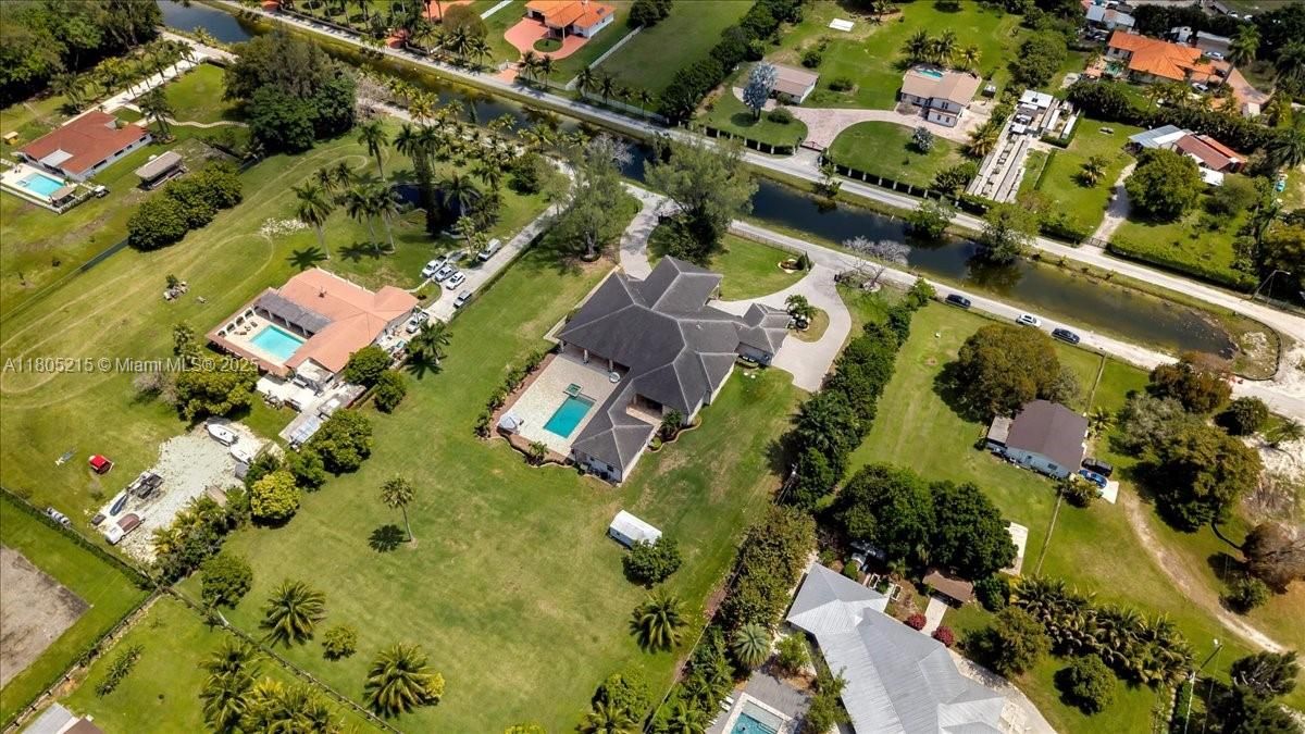 En Venta: $2,999,000 (7 camas, 5 baños, 6756 Pies cuadrados)