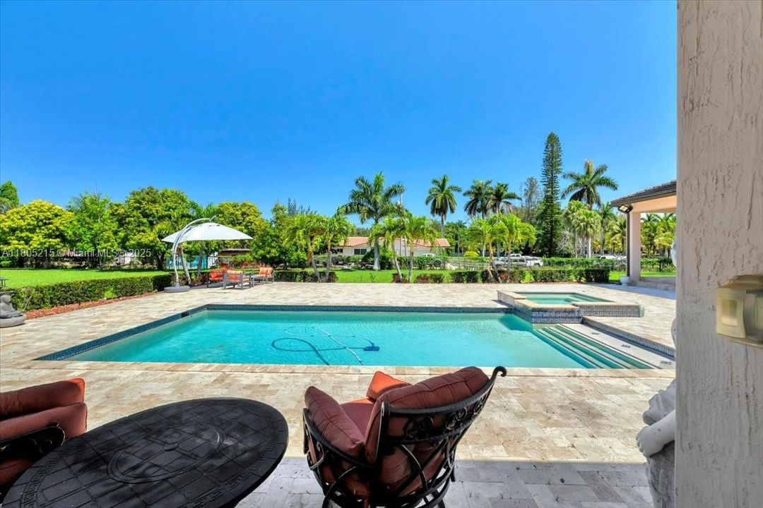 En Venta: $2,999,000 (7 camas, 5 baños, 6756 Pies cuadrados)