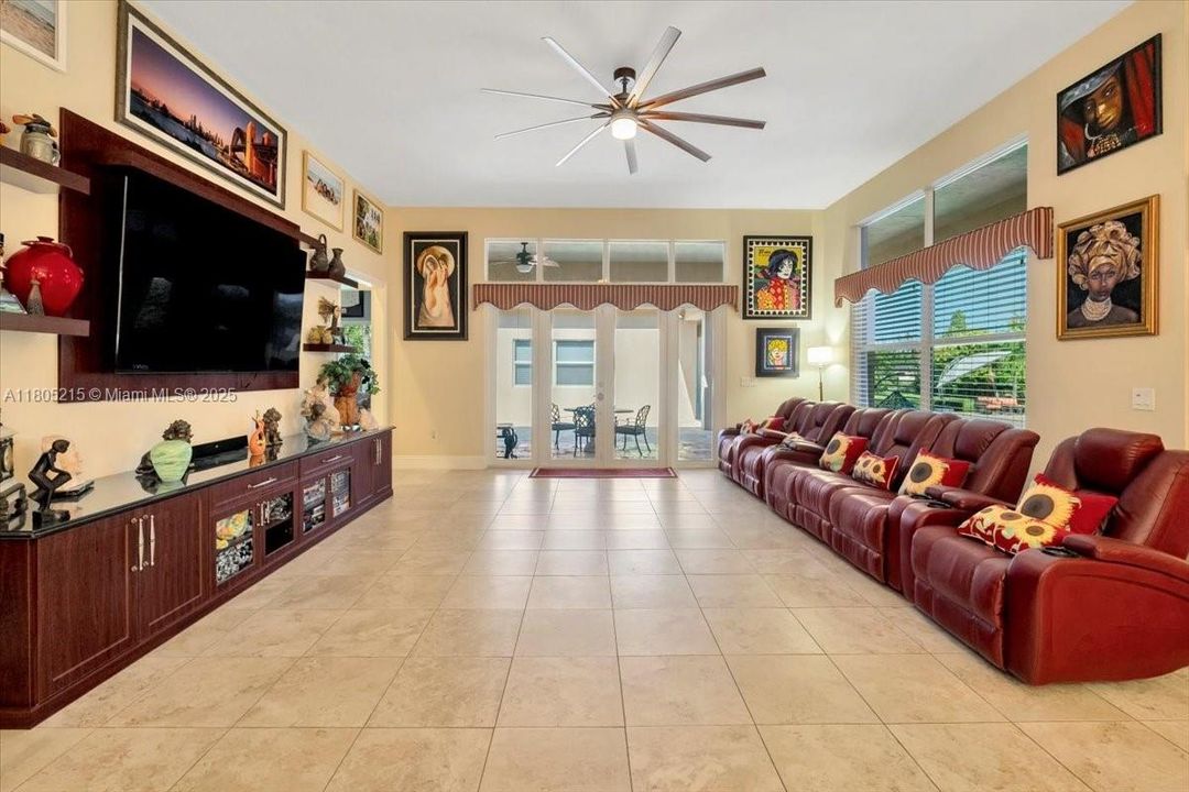 En Venta: $2,999,000 (7 camas, 5 baños, 6756 Pies cuadrados)