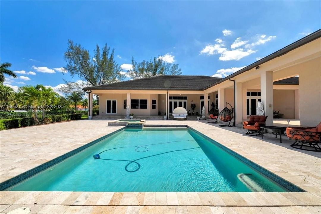 En Venta: $2,999,000 (7 camas, 5 baños, 6756 Pies cuadrados)