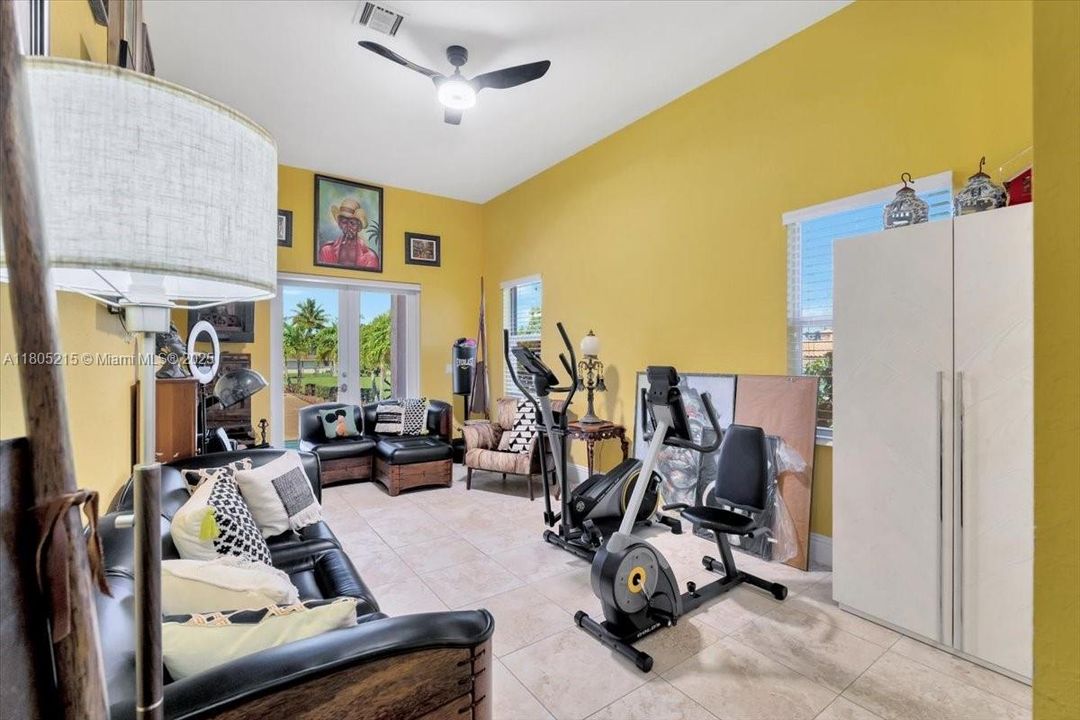 En Venta: $2,999,000 (7 camas, 5 baños, 6756 Pies cuadrados)