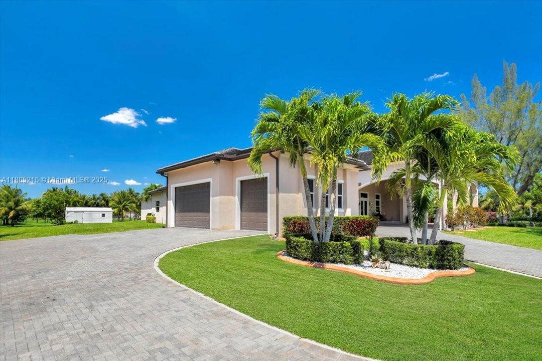 En Venta: $2,999,000 (7 camas, 5 baños, 6756 Pies cuadrados)