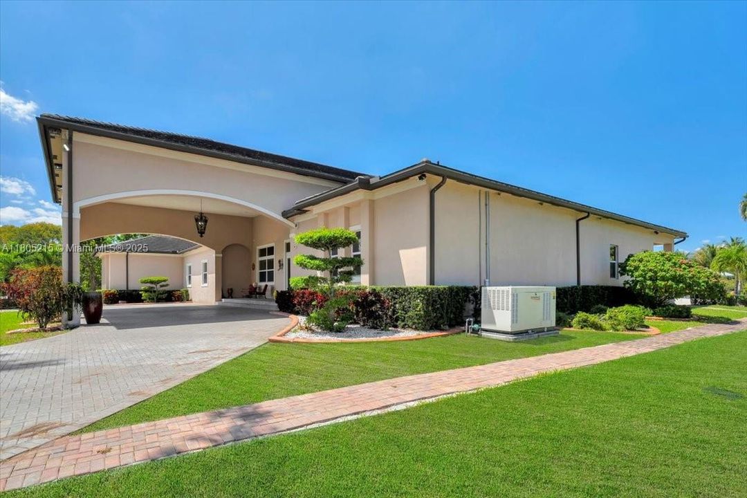 En Venta: $2,999,000 (7 camas, 5 baños, 6756 Pies cuadrados)