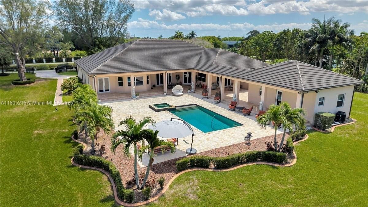 En Venta: $2,999,000 (7 camas, 5 baños, 6756 Pies cuadrados)