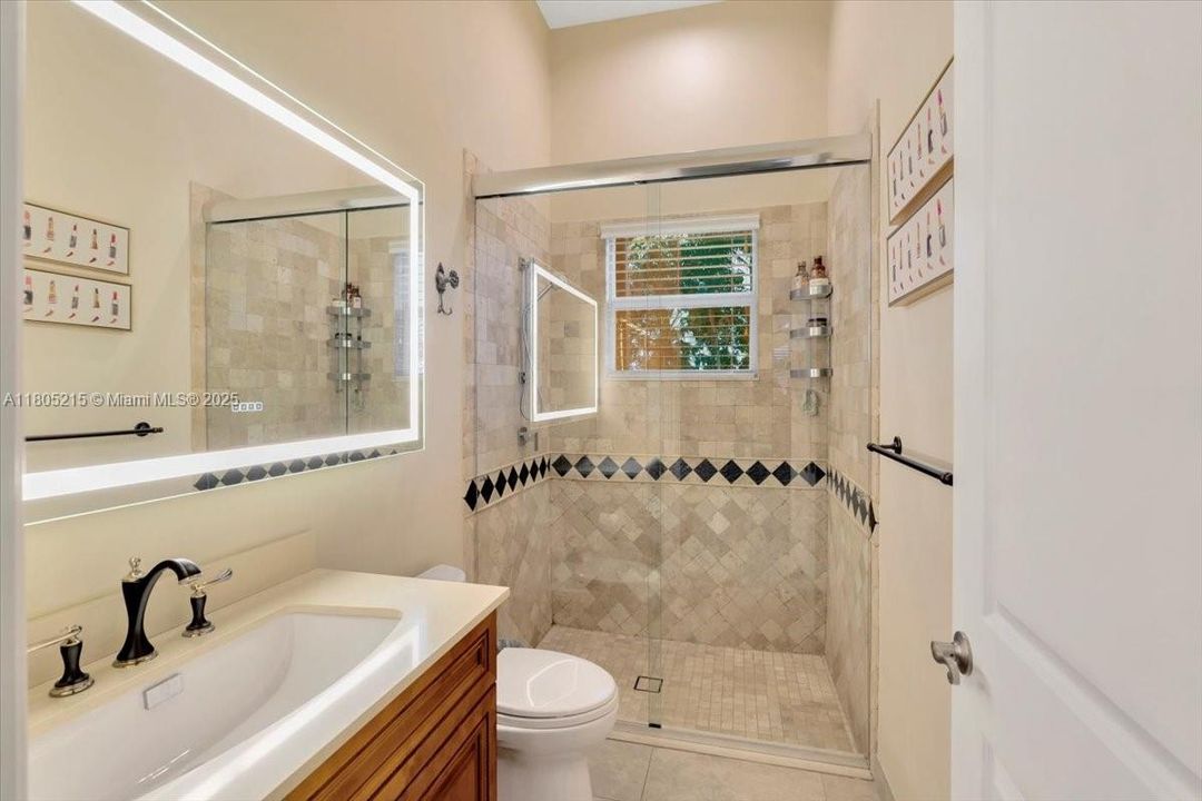 En Venta: $2,999,000 (7 camas, 5 baños, 6756 Pies cuadrados)