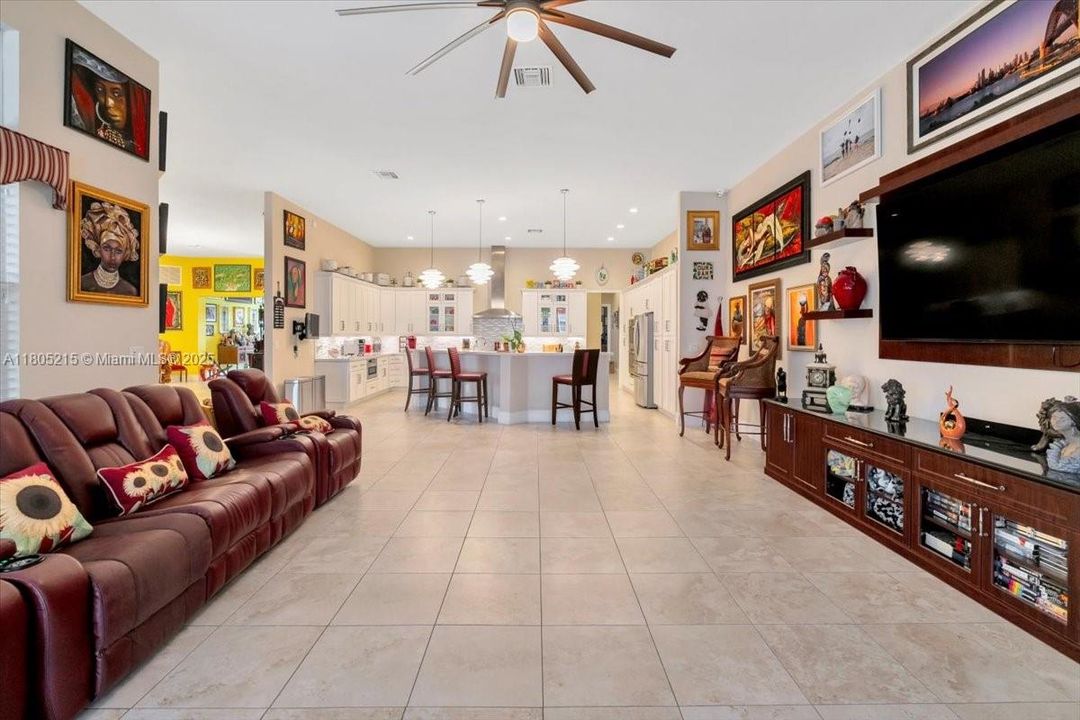 En Venta: $2,999,000 (7 camas, 5 baños, 6756 Pies cuadrados)