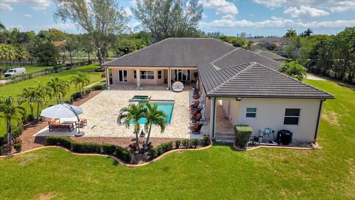 En Venta: $2,999,000 (7 camas, 5 baños, 6756 Pies cuadrados)