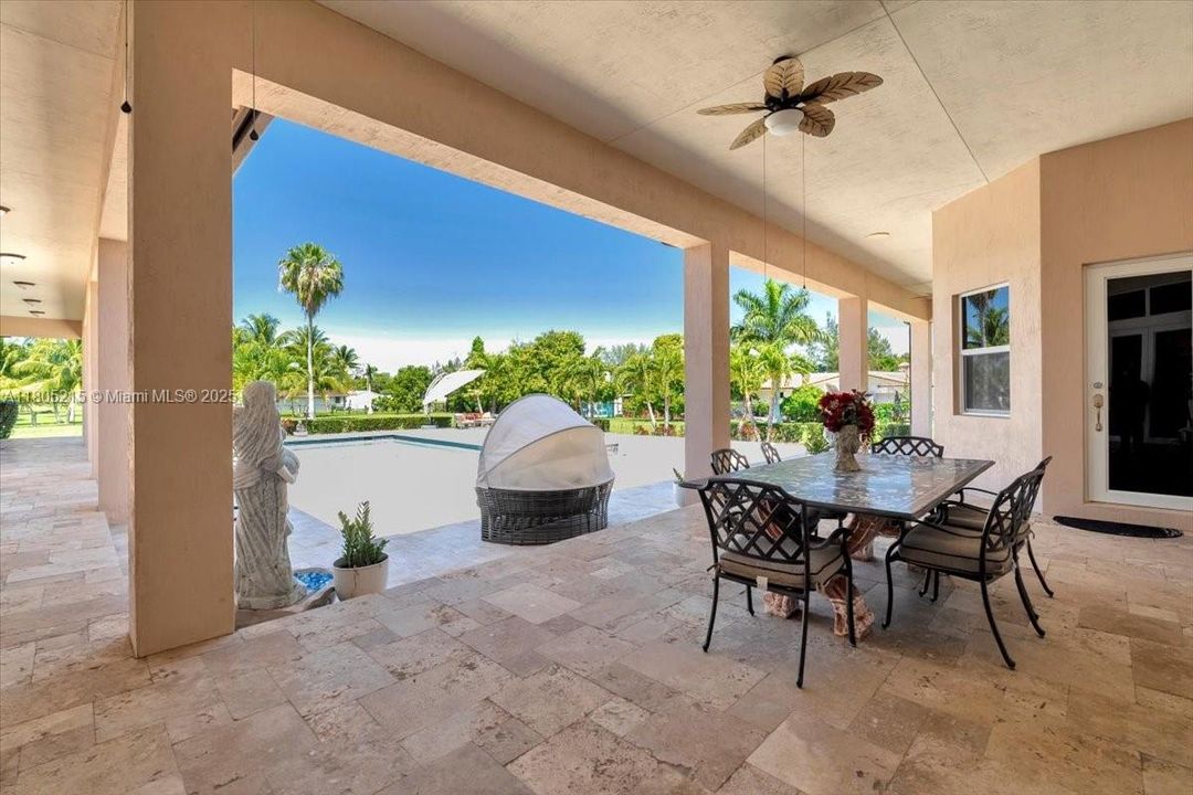 En Venta: $2,999,000 (7 camas, 5 baños, 6756 Pies cuadrados)