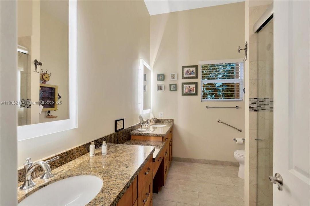 En Venta: $2,999,000 (7 camas, 5 baños, 6756 Pies cuadrados)