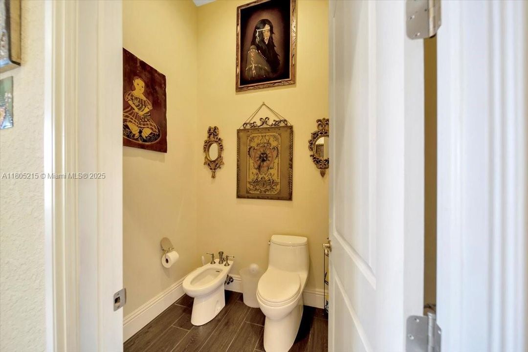 Water closet with bidet