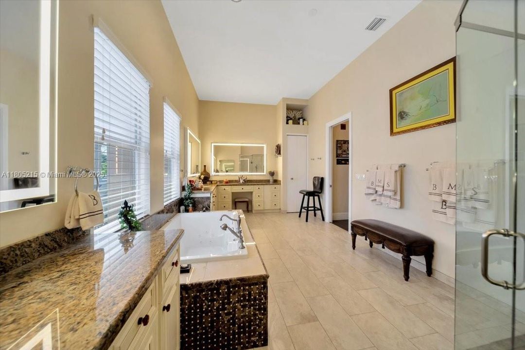 En Venta: $2,999,000 (7 camas, 5 baños, 6756 Pies cuadrados)