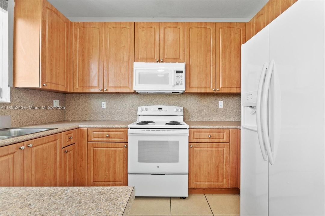 En Venta: $330,000 (3 camas, 2 baños, 1302 Pies cuadrados)