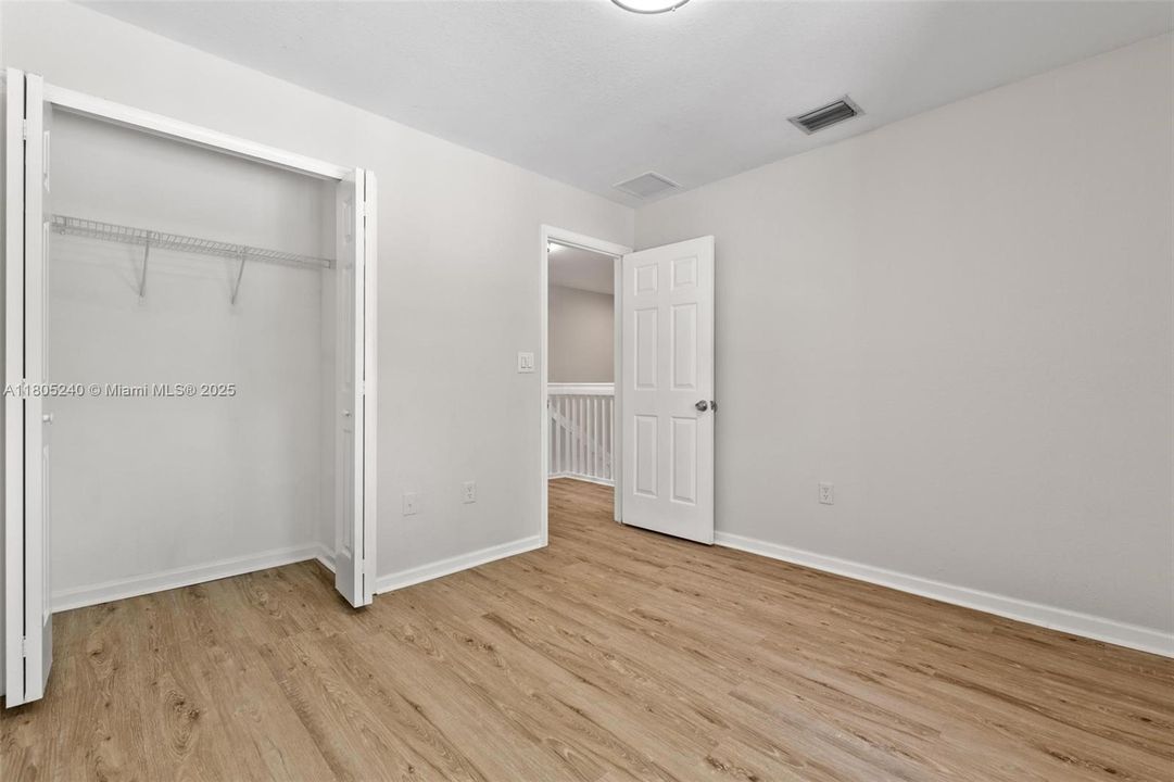 En Venta: $330,000 (3 camas, 2 baños, 1302 Pies cuadrados)