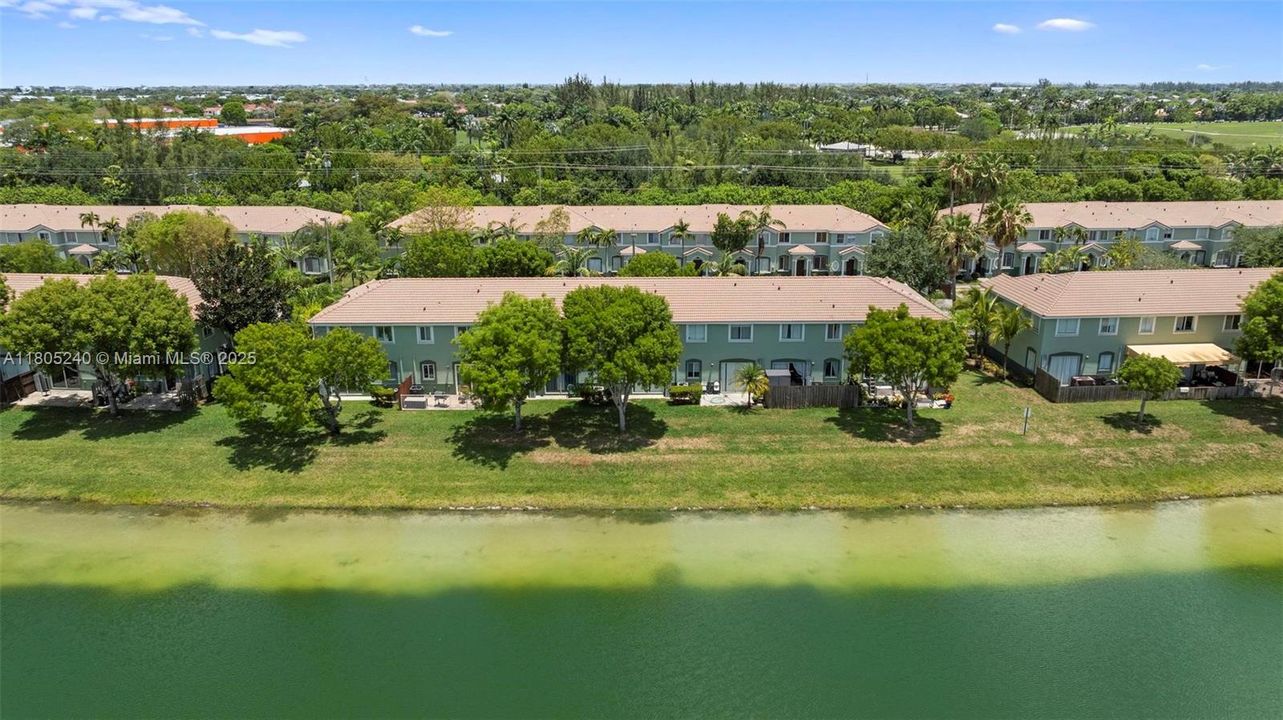 En Venta: $330,000 (3 camas, 2 baños, 1302 Pies cuadrados)