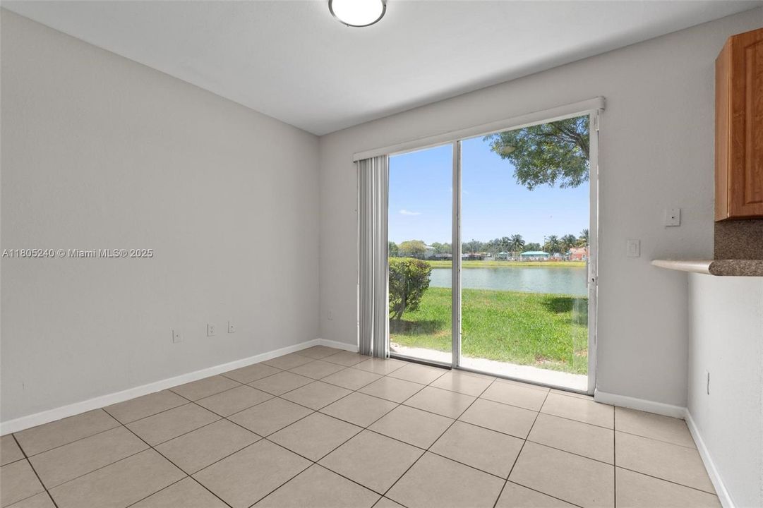 En Venta: $330,000 (3 camas, 2 baños, 1302 Pies cuadrados)