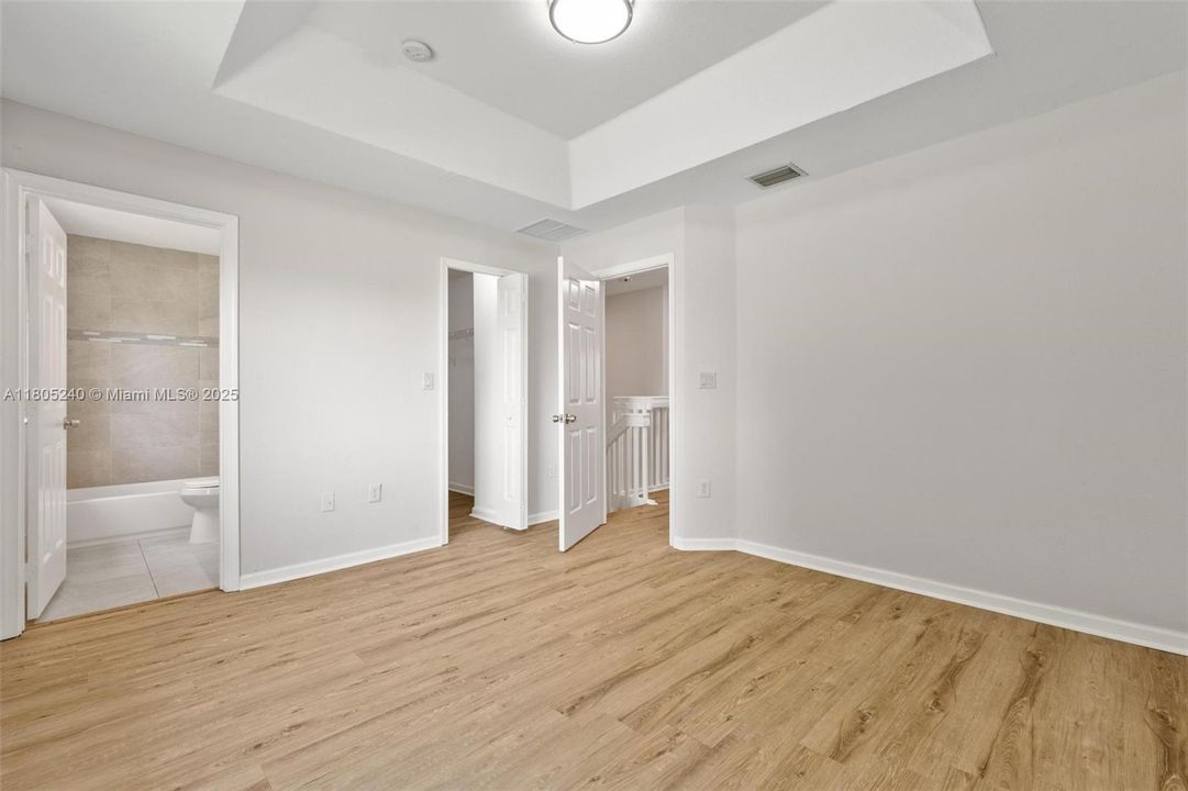 En Venta: $330,000 (3 camas, 2 baños, 1302 Pies cuadrados)