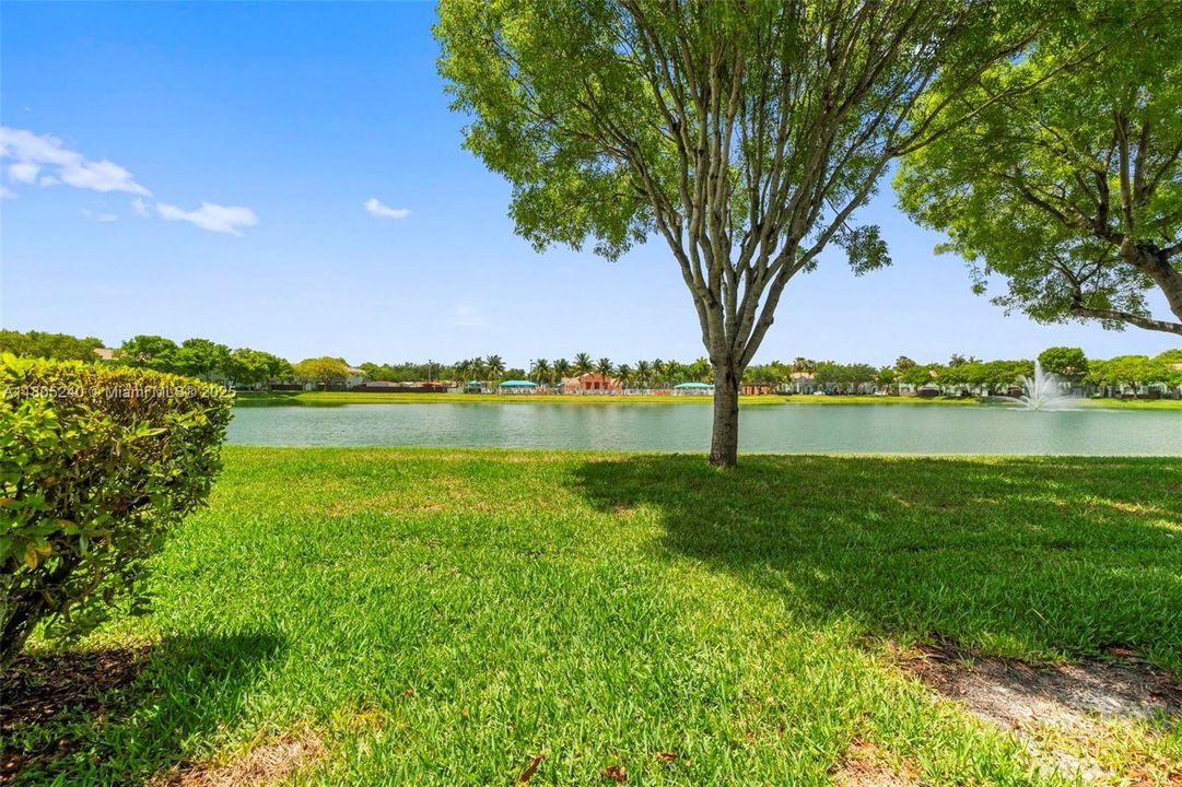 En Venta: $330,000 (3 camas, 2 baños, 1302 Pies cuadrados)