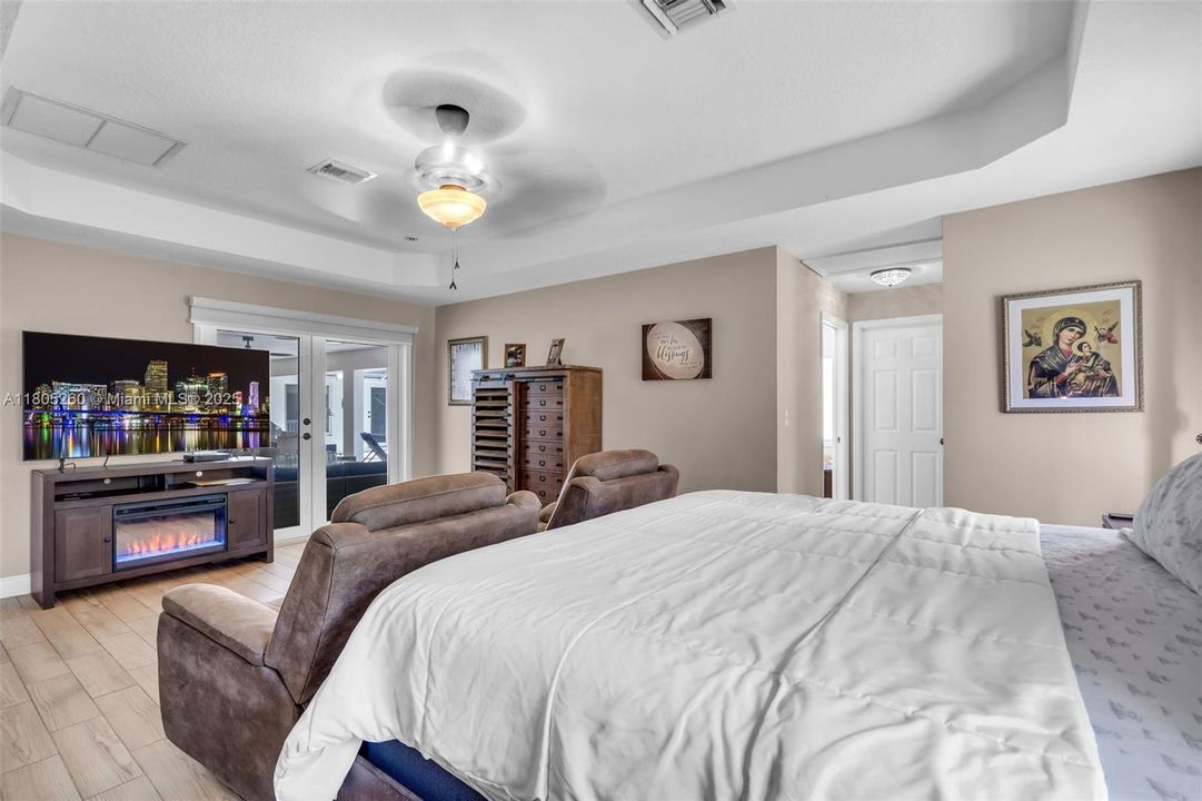 For Sale: $1,449,999 (5 beds, 3 baths, 3329 Square Feet)