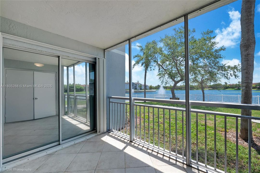 Recently Sold: $300,000 (2 beds, 2 baths, 1113 Square Feet)