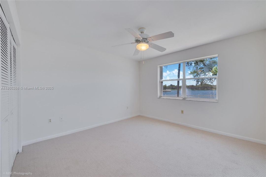 Recently Sold: $300,000 (2 beds, 2 baths, 1113 Square Feet)