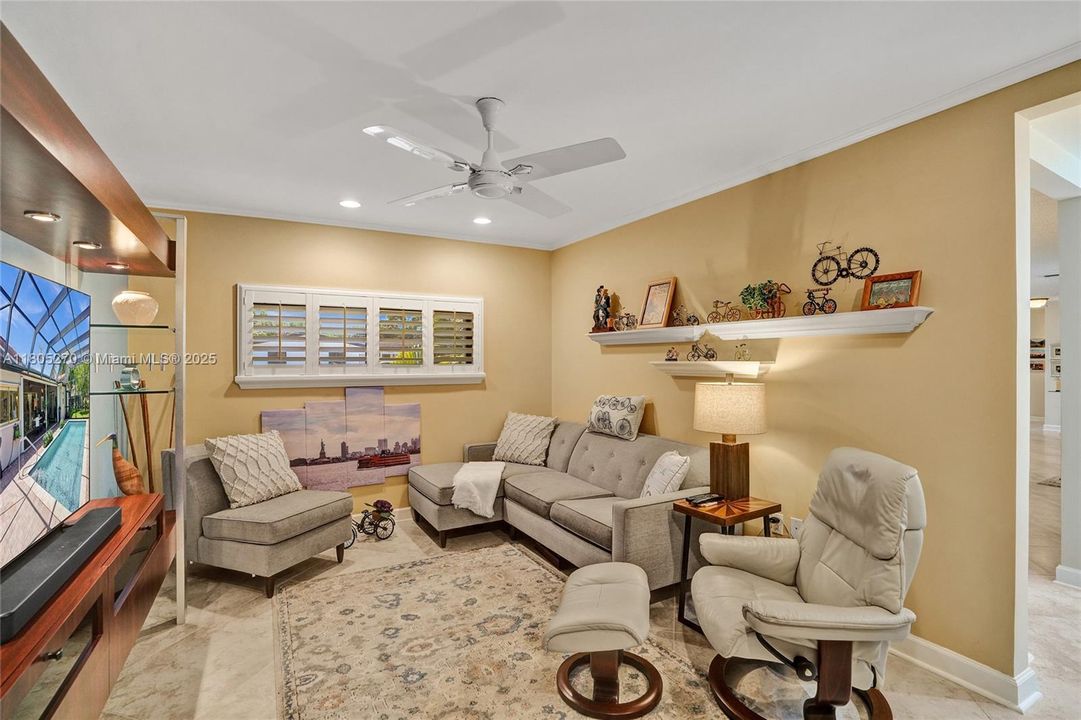 Recently Sold: $925,000 (3 beds, 2 baths, 1797 Square Feet)