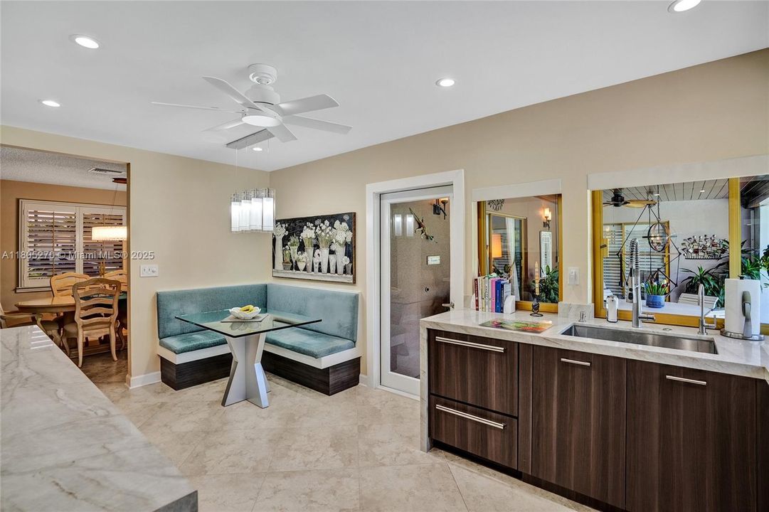 Recently Sold: $925,000 (3 beds, 2 baths, 1797 Square Feet)