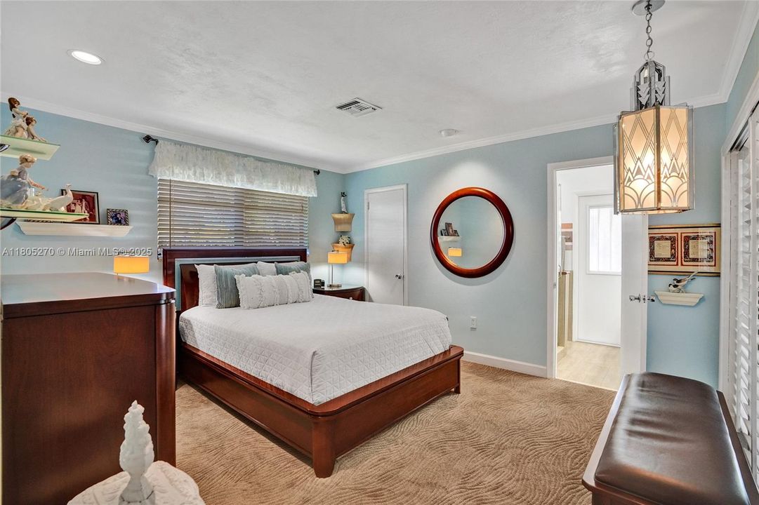 Recently Sold: $925,000 (3 beds, 2 baths, 1797 Square Feet)