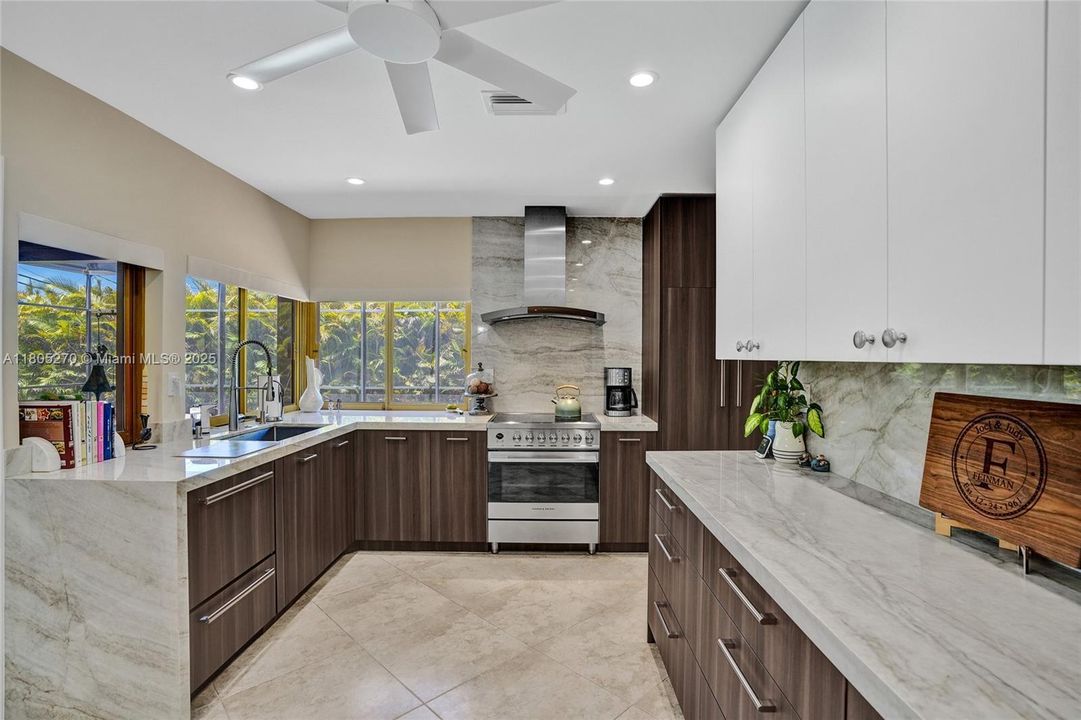 Recently Sold: $925,000 (3 beds, 2 baths, 1797 Square Feet)