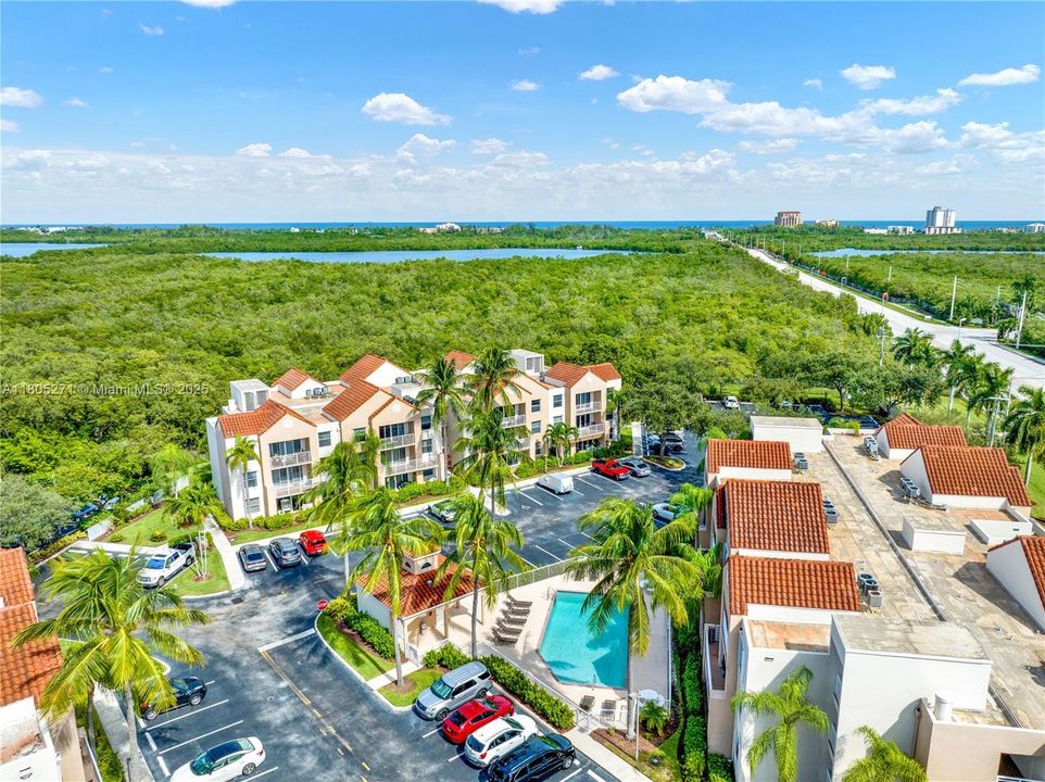 Vendido Recientemente: $283,800 (2 camas, 2 baños, 1000 Pies cuadrados)