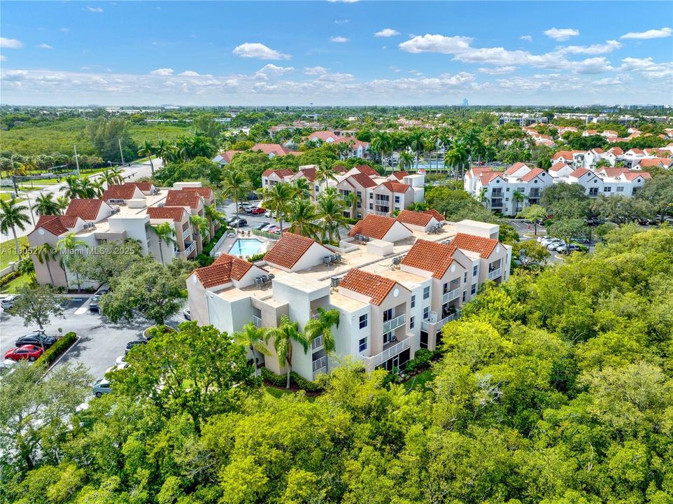 Vendido Recientemente: $283,800 (2 camas, 2 baños, 1000 Pies cuadrados)